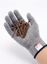 Gants anti-coupure Ordetect — poignée de clous rouillés dans la paume